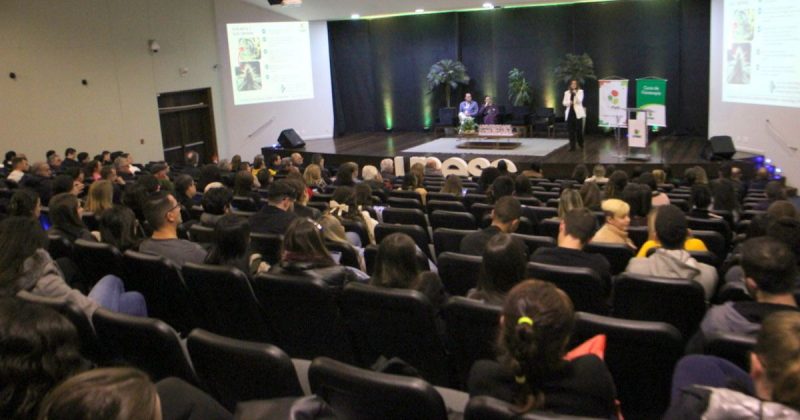 Evento ocorreu no auditório Ruy Hülse na Unesc