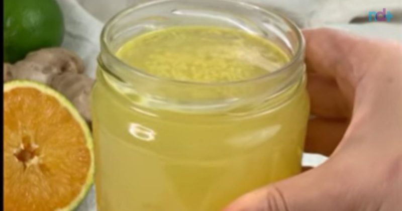 Imagem mostra suco de laranja de kefir recém pronto