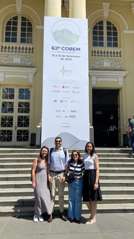 Foto mostra representantes da UNIFEBE no congresso