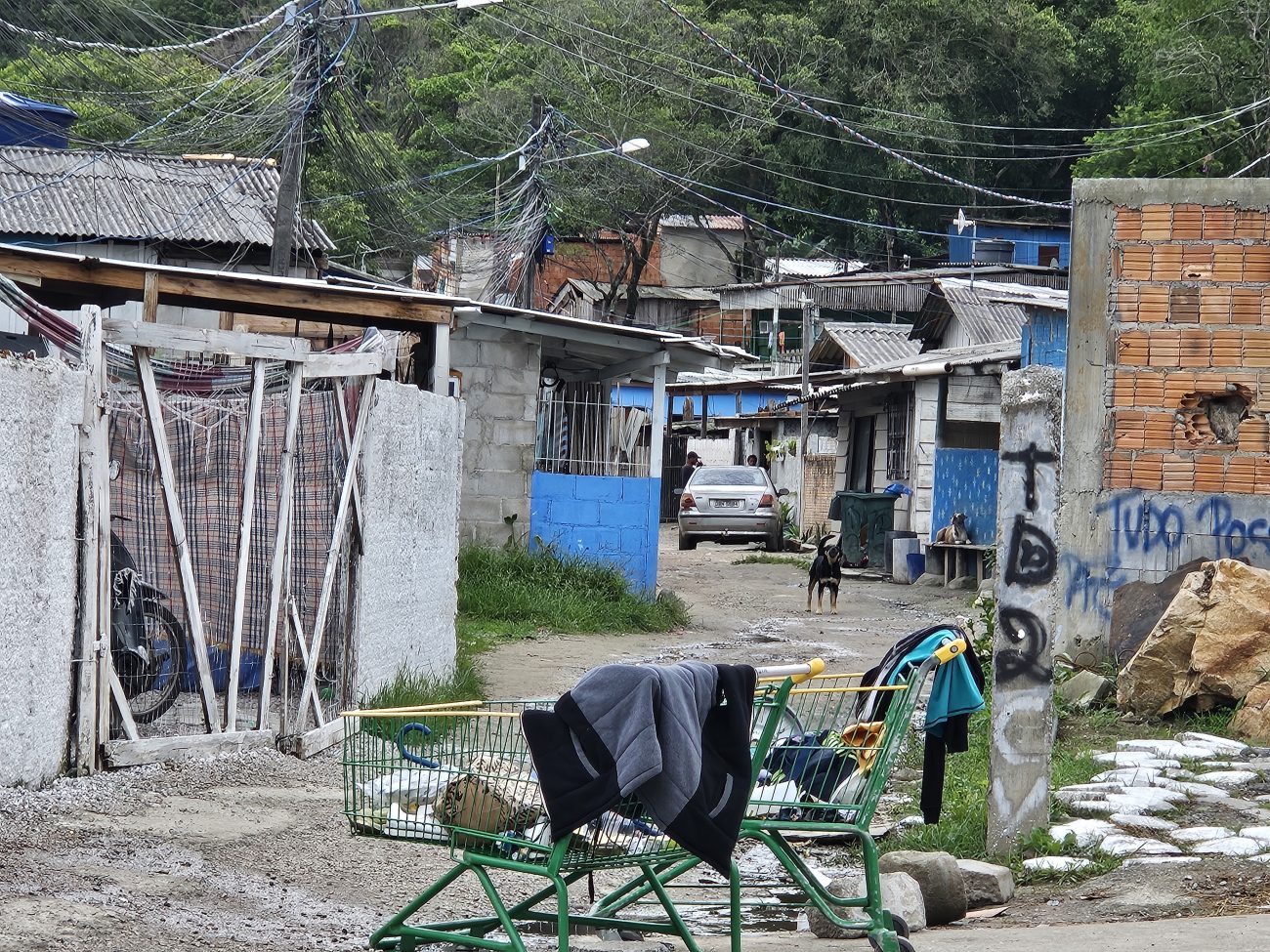 Acesso à Favela da Lajota, no Bairro Ingleses; localidade que mais cresce na Ilha - Valeska Loreiro/ND/Divulgação