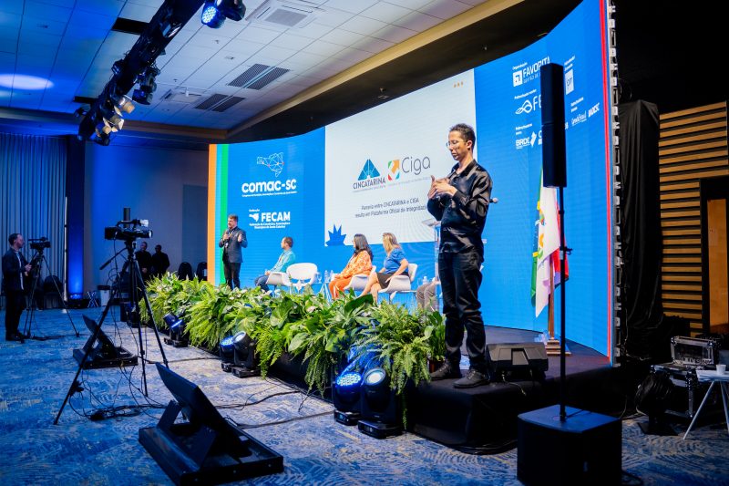 Evento catarinense debate mulheres na política com representantes de destaque