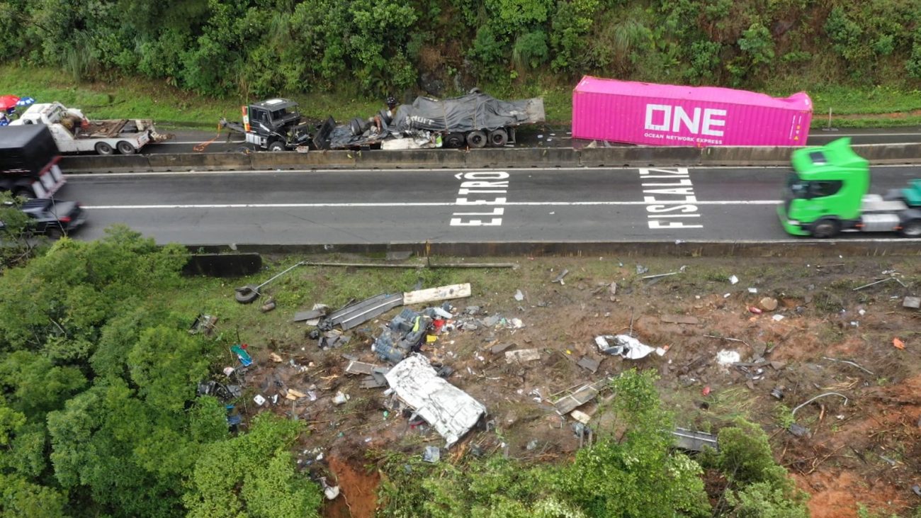 Local onde aconteceu acidente com atletas de remo na BR-376 - Luciano Chinasso/Divulgação/ND