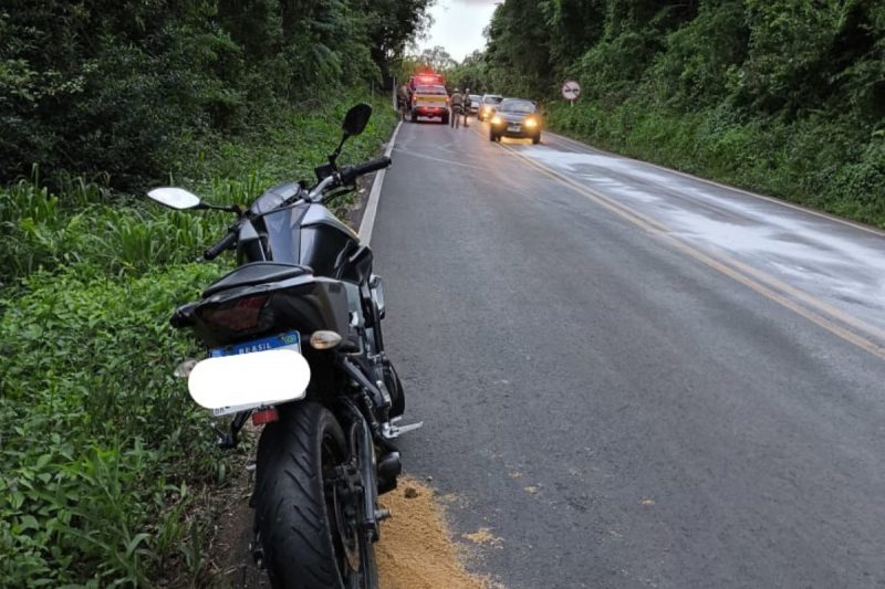 O motociclista de 18 anos não resistiu. 