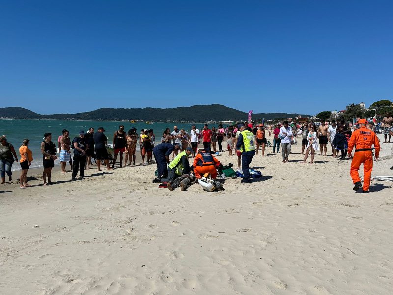 Homem morre afogado na praia de Canasvieiras 