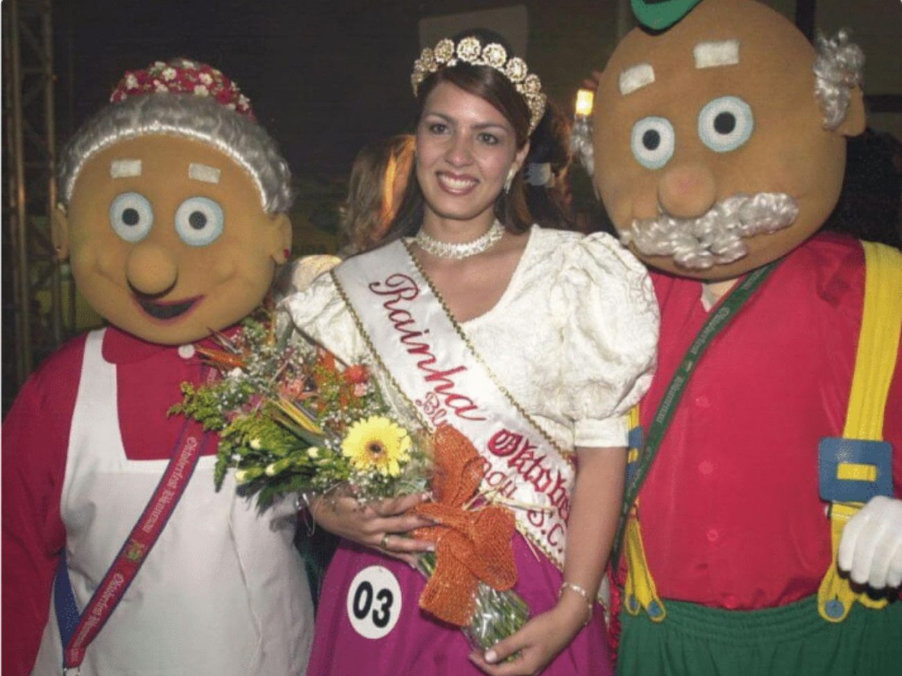 Aniele Espíndola, rainha de 2006 da Oktoberfest Blumenau - Divulgação/Site Oktoberfest Blumenau