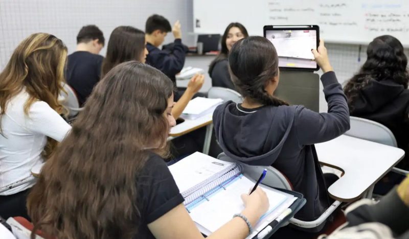 Ações para implantação de escolas em tempo integral eram uma das prioridades do governo, mas também tiveram recursos cortados - Foto: José Cruz/Agência Brasil/Reprodução/ND