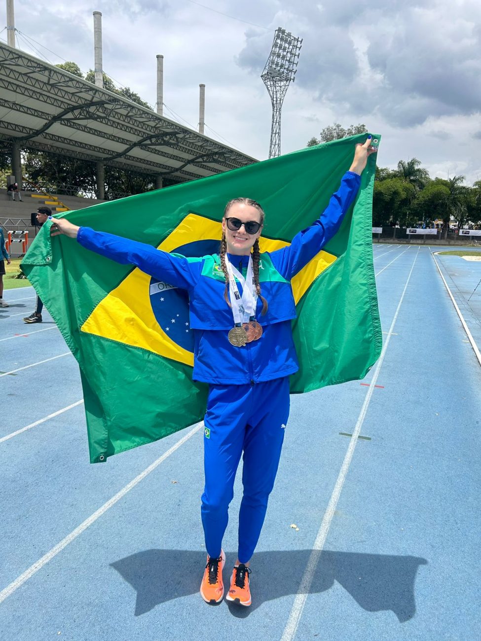 A atleta de Chapecó, Daniele Campigotto, representou o Brasil no Campeonato Sul-americano de Atletismo Sub-23. - Atletismo/Reprodução