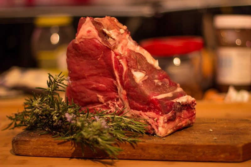 A famosa Bistecca alla Fiorentina que Dario prepara muito bem &#8211; Foto: Foto smilingpixell por Pixabay