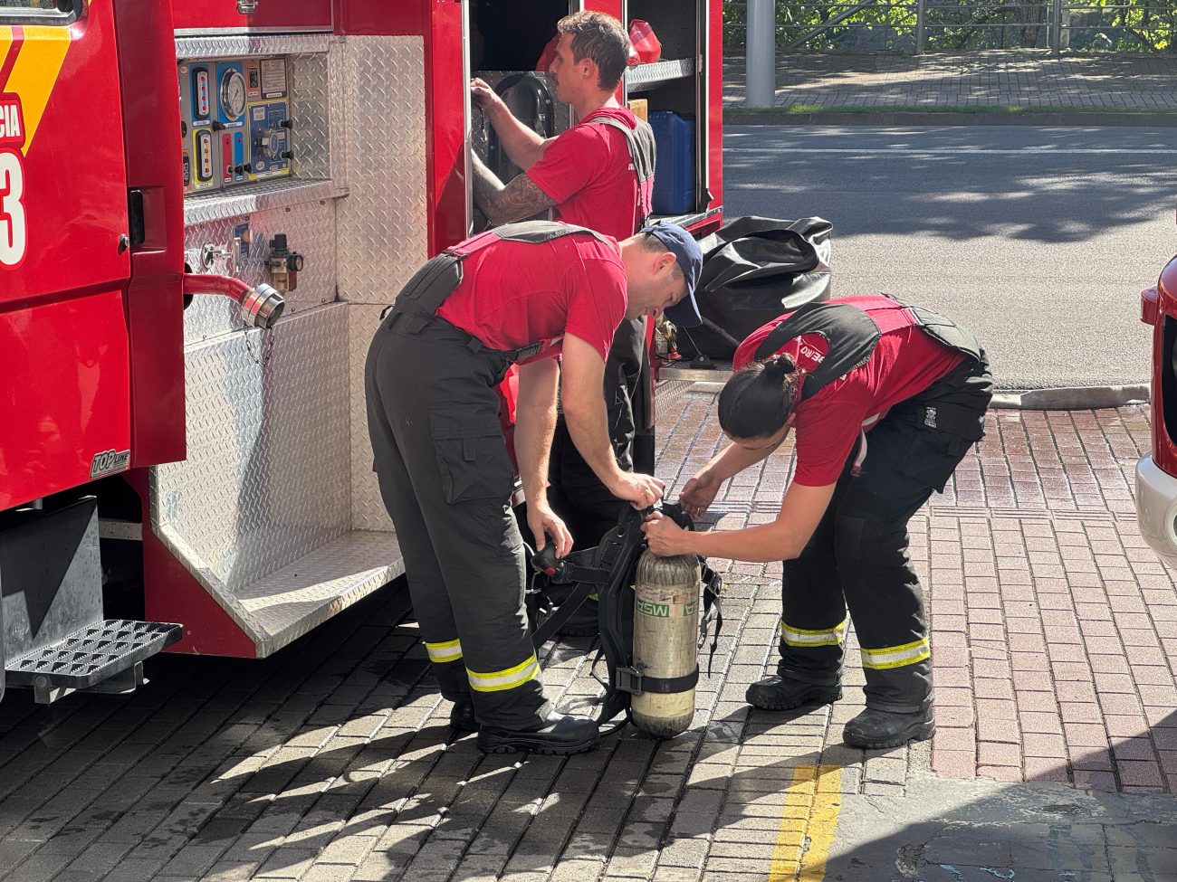 Os bombeiros foram acionados por volta das 7h30 da manhã - Moisés Stuker/NDTV