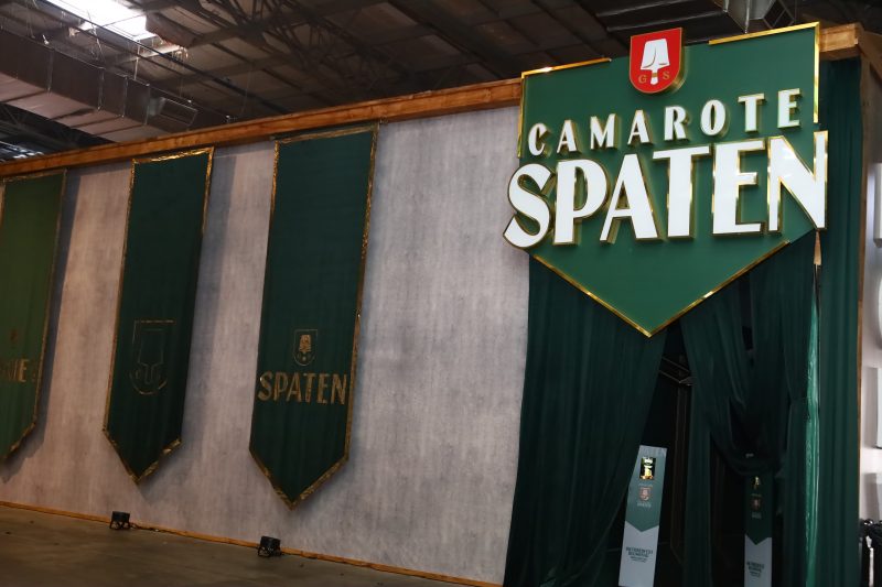 Entrada decorada do Camarote Sapten dentro da Vila Germânica