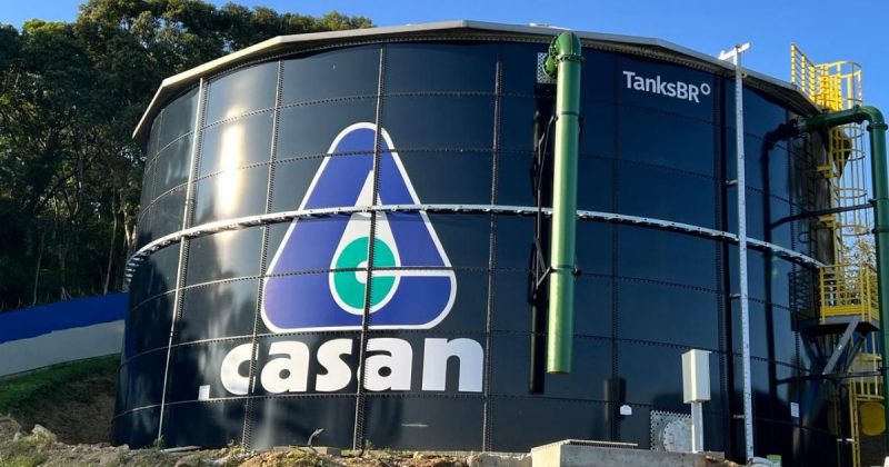 Casan é condenada a indenizar moradora por falta de água em SC