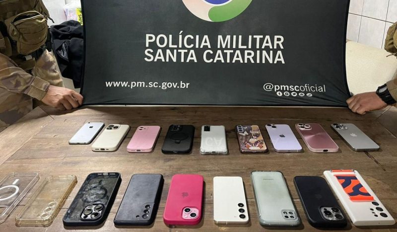 foto mostra celulares furtados na Oktoberfest