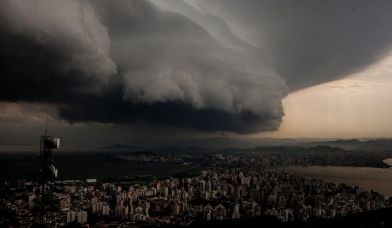 Chuva intensa chega a SC nesta quarta e segue até sexta-feira (11)