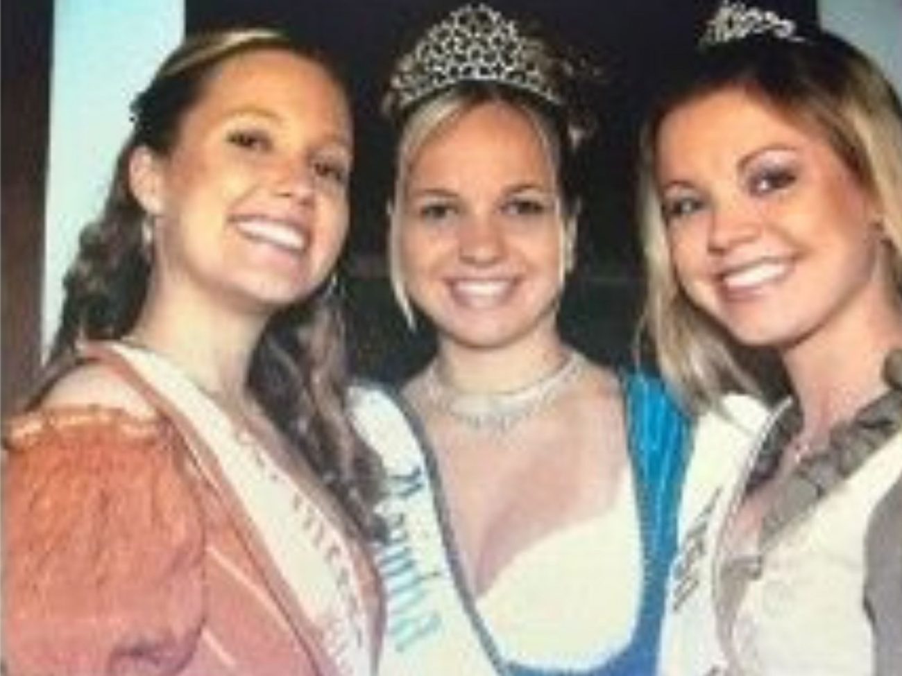 Daniela Oeschsler, rainha de 2005 da Oktoberfest Blumenau - Divulgação