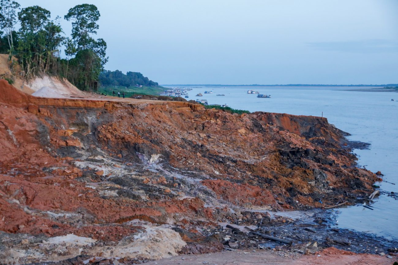 Deslizamento ocorreu no Porto da Terra Preta, em Manacapuru - Mauro Neto/Secom