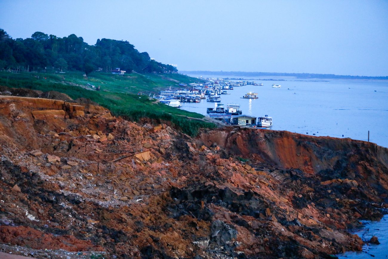 Deslizamento ocorreu no Porto da Terra Preta, em Manacapuru - Mauro Neto/Secom