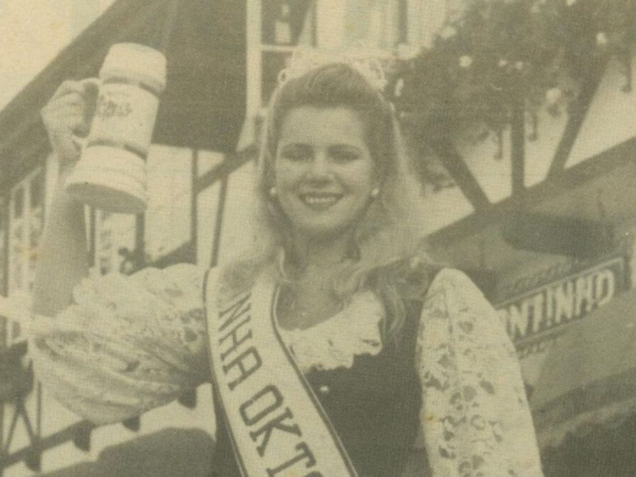 Deyse Mery Kretz, rainha de 1993 da Oktoberfest Blumenau - Divulgação/Site Oktoberfest Blumenau