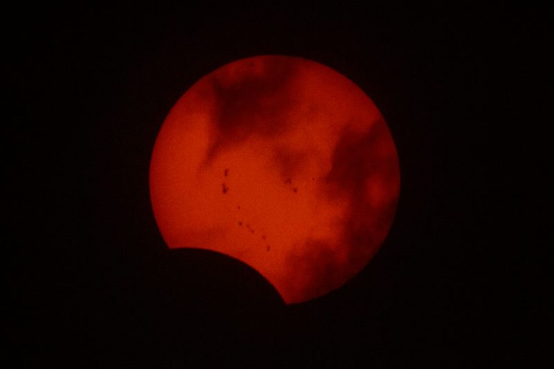 Eclipse solar registrado em Chapecó.