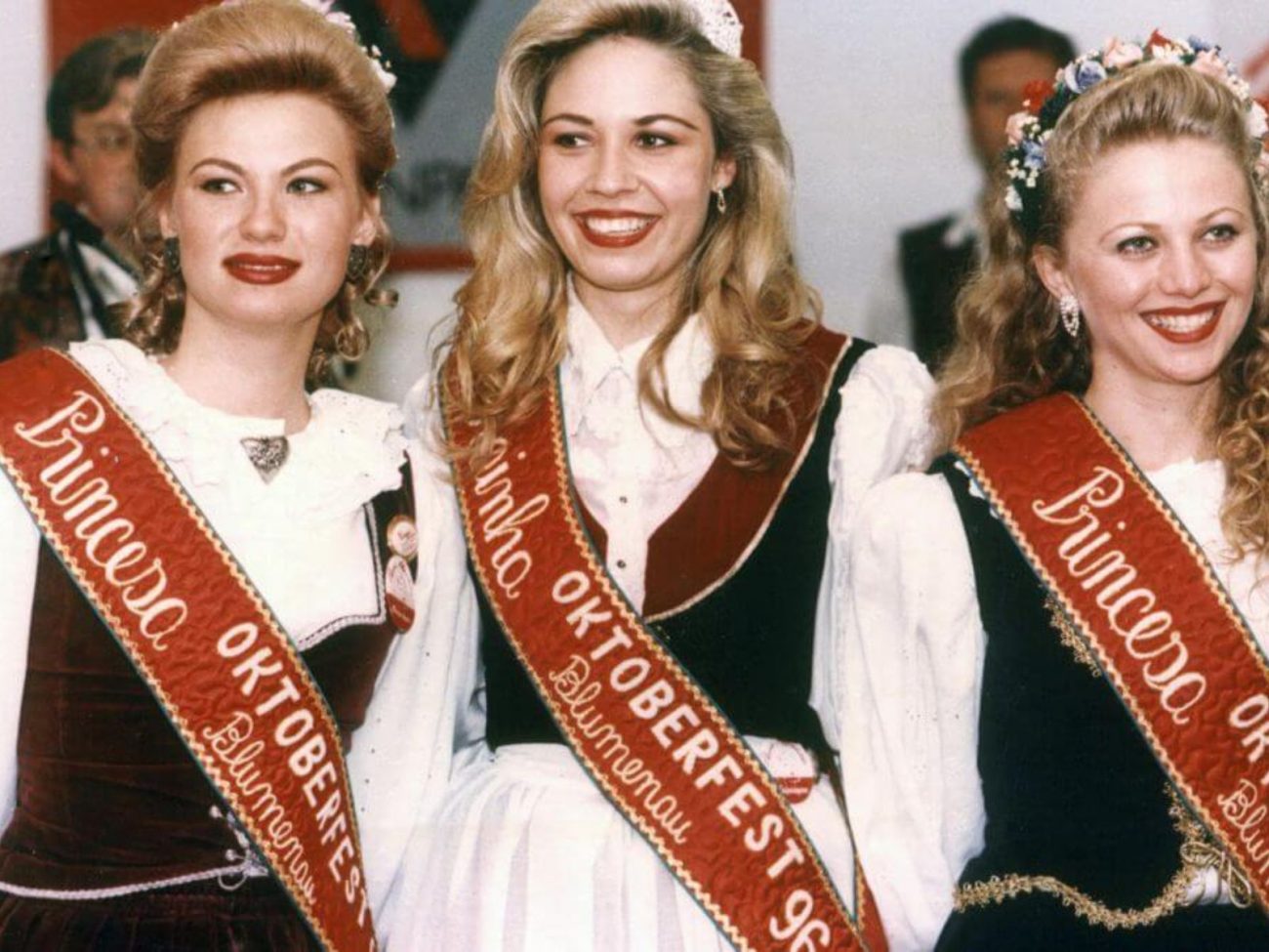 Elisandra Schlindwein, rainha de 1996 da Oktoberfest Blumenau - Divulgação/Site Oktoberfest Blumenau