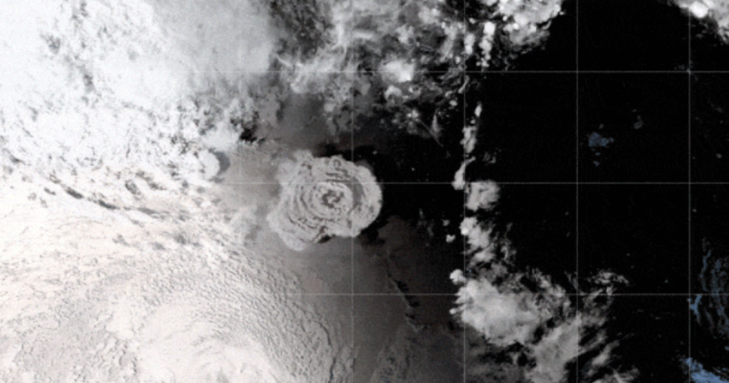 Imagem de satélite da erupção do vulcão Hunga Tonga