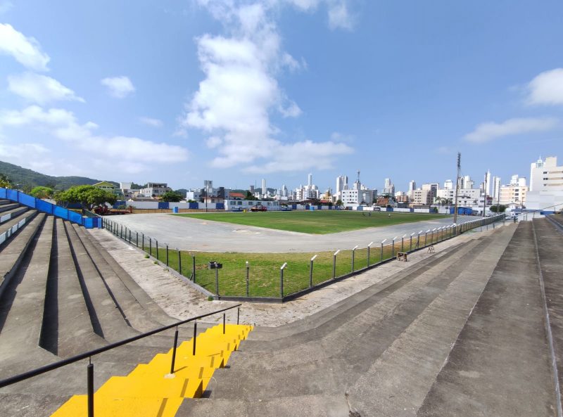 Foto mostra o Estádio das Nações de dia