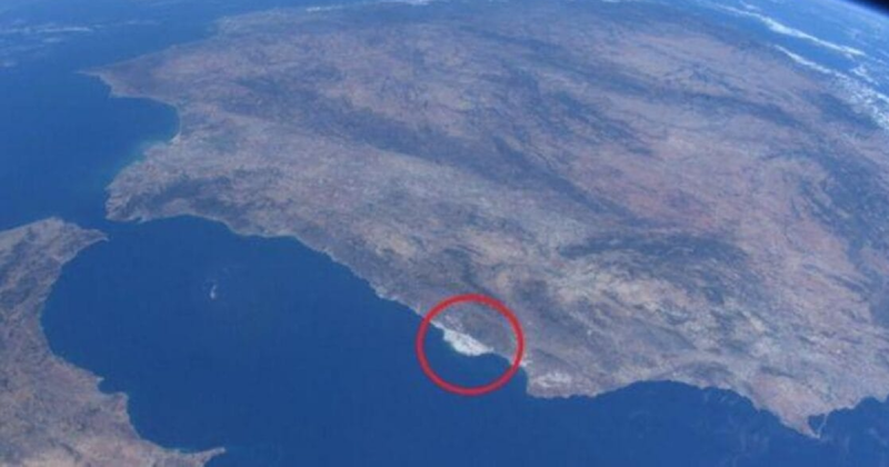 Estrutura humana vista do espaço