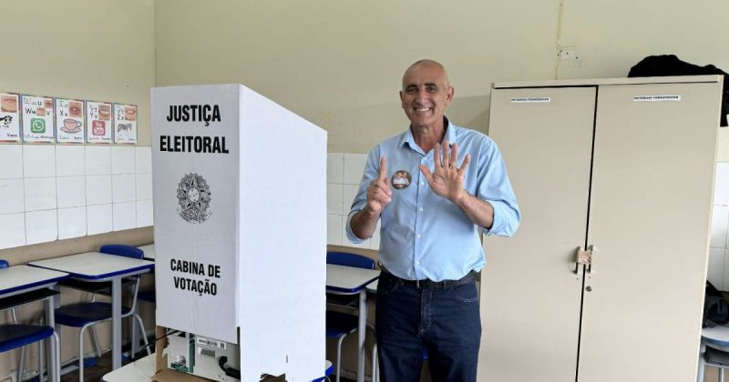 Paulo Ferrarezi registra seu voto