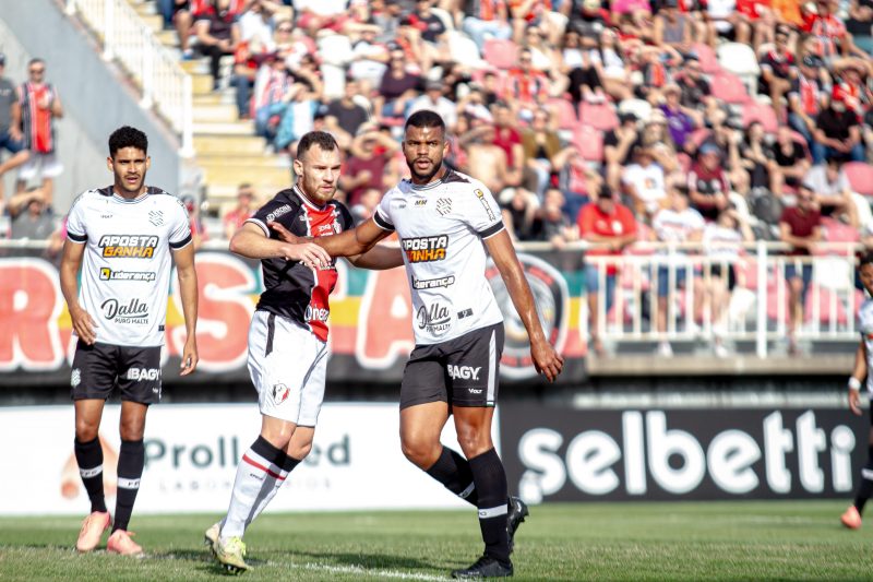 Técnico do Figueirense falou sobre o desempenho do time, que tem o zagueiro Thomas Kayck como titular