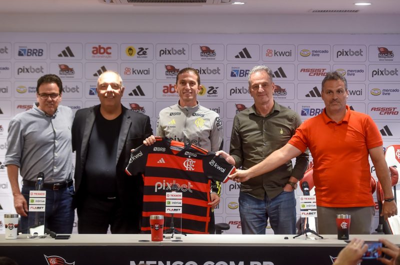 Filipe Luís é apresentado como novo técnico do Flamengo