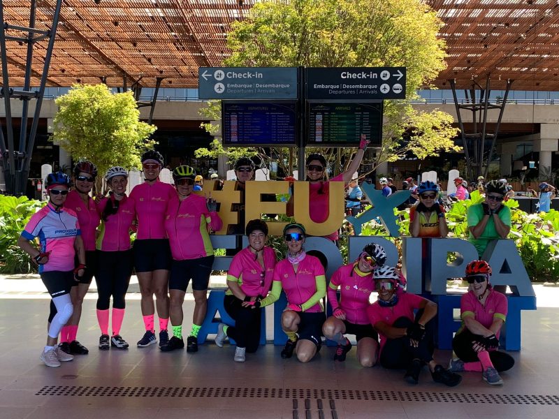 Ciclistas de Florianópolis reunidas em evento de pedal