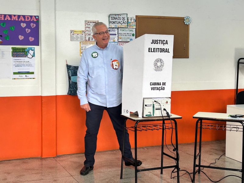 Gubert, candidato à prefeitura de Joinville, registrou seu voto e falou sobre expectativas para segundo turno &#8211; Foto: Isabela Corrêa/NDTV