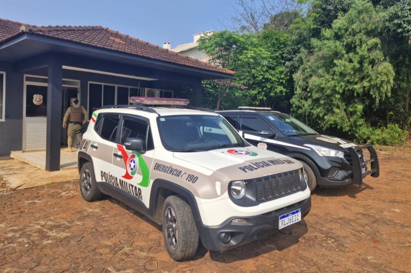 A Polícia Militar registrou a ocorrência logo no começo das votações em um município do Oeste de SC; o suspeito, que era fiscal de partido, foi levado para delegacia 