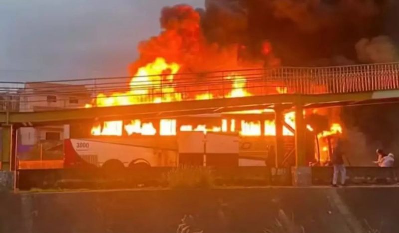 Ônibus de organizada do Cruzeiro foi incendiado por torcedores do Palmeiras