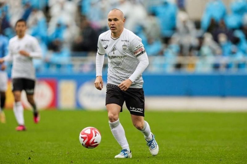 Após passagem campeã no Barcelona, Iniesta resolveu trilhar carreira no futebol japonês, em 2018 