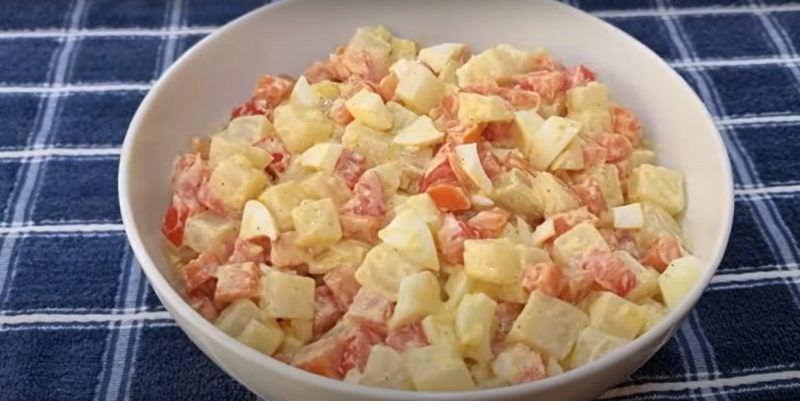 Jantar para emagrecer e desinchar: salada é alternativa de ouro