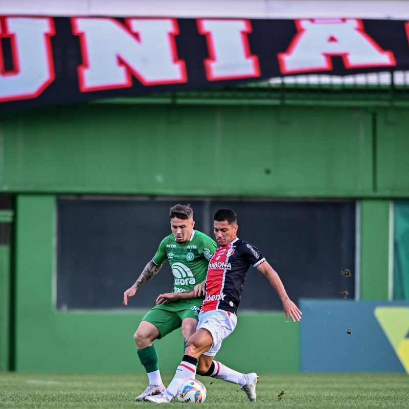 JEC chegou para o confronto com cinco empates consecutivos e a Chapecoense dependendo apenas de si para classificar