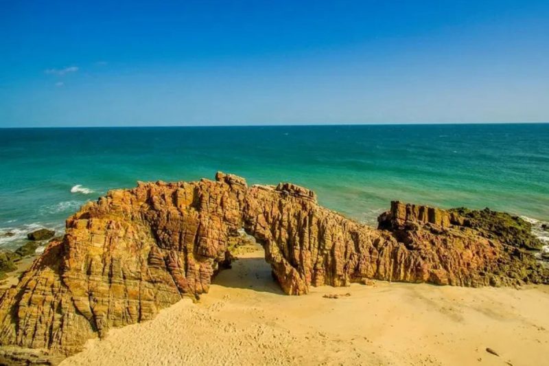 Pedra furada no destino turístico de Jericoacoara