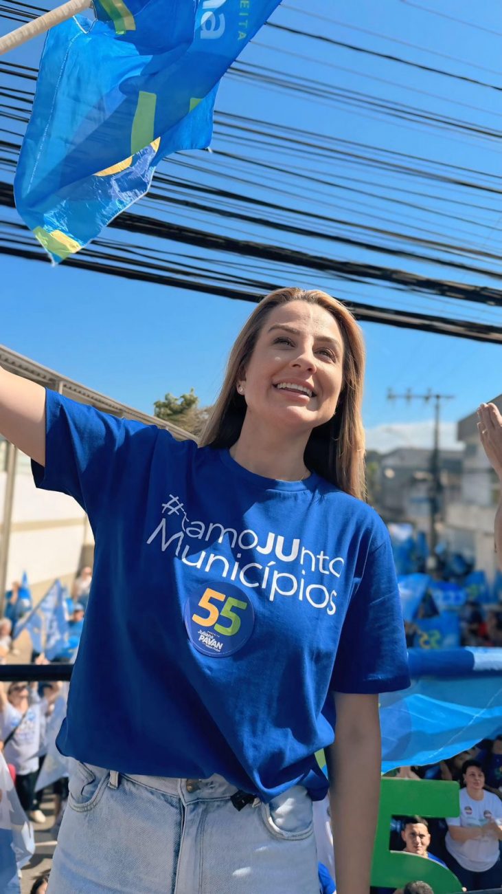 Juliana Pavan (PSD) durante campanha eleitoral em Balneário Camboriú - Divulgação