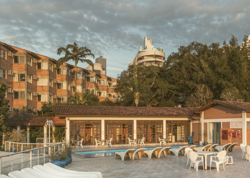 Fachada do Maria do Mar Hotel, estabelecimento em Florianópolis