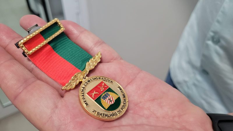 Medalha da PM entregue ao Eduardo Prado 