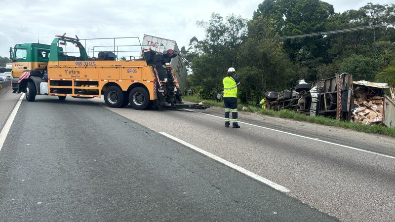 Cena do acidente onde motorista morre atingido pelo próprio caminhão