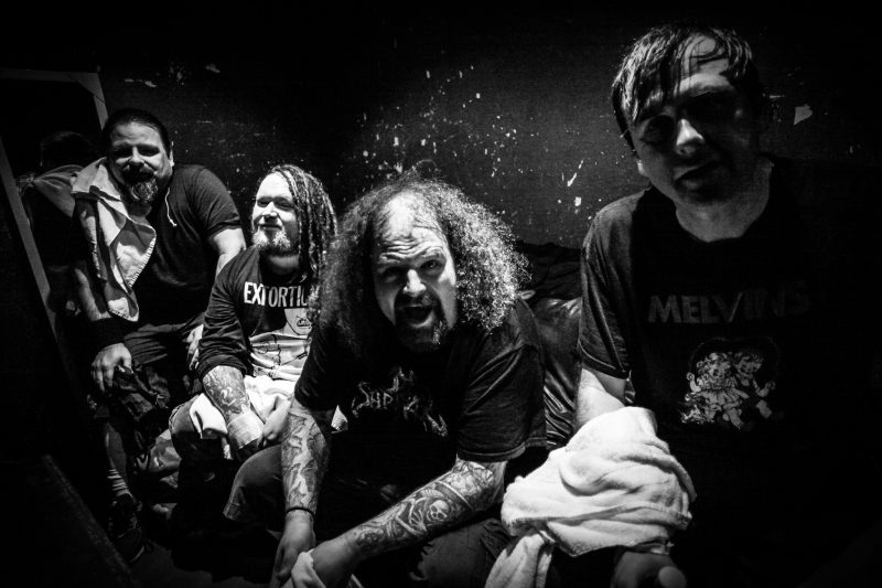 Pela primeira vez, Florianópolis recebe a lendária e pesada banda britânica Napalm Death para um show na quinta (24) na Célula Cultural. &#8211; Foto: Jorgen Paabu/ND