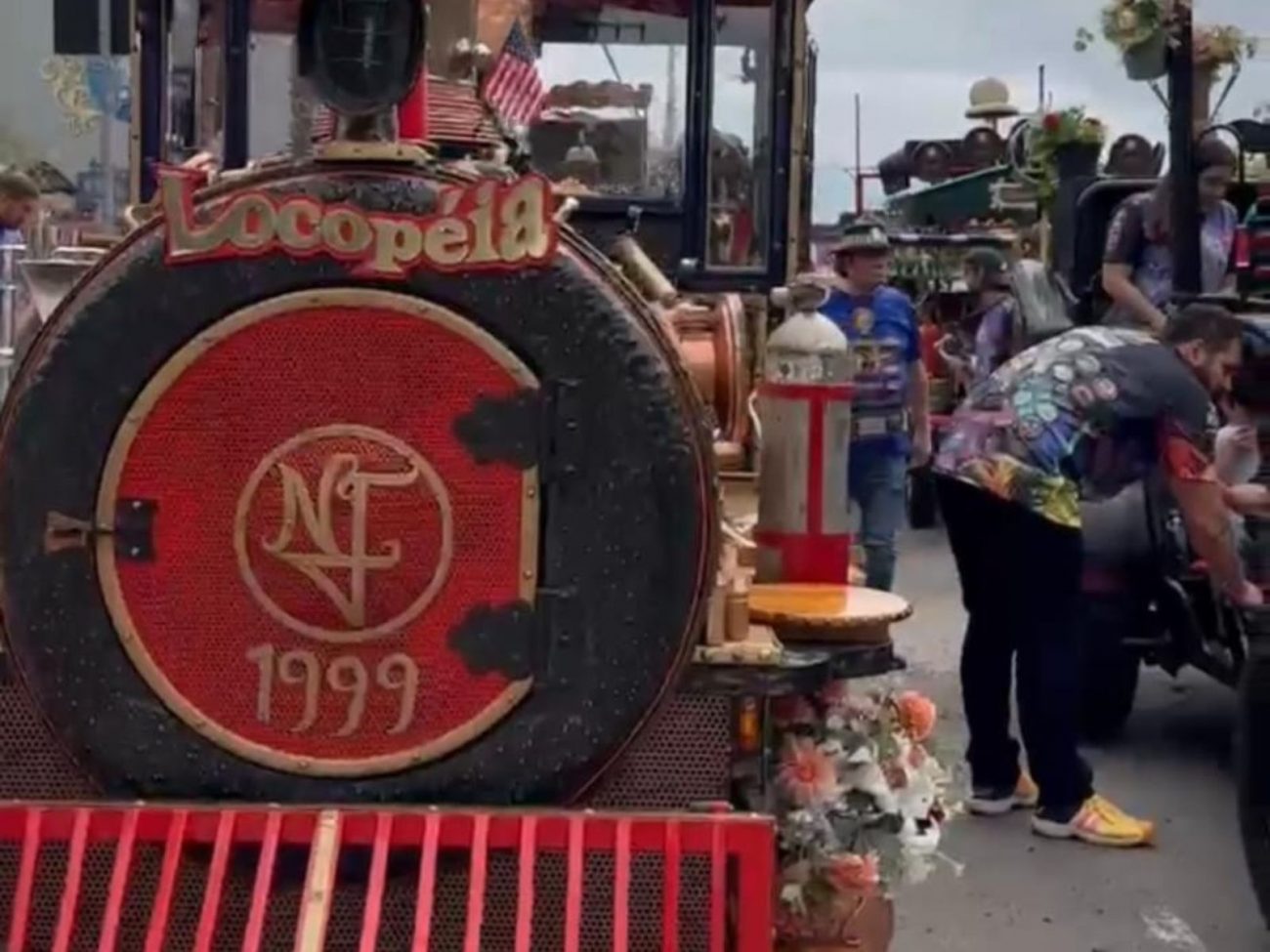 Foram mais de 15 carros personalizados desfilando no 