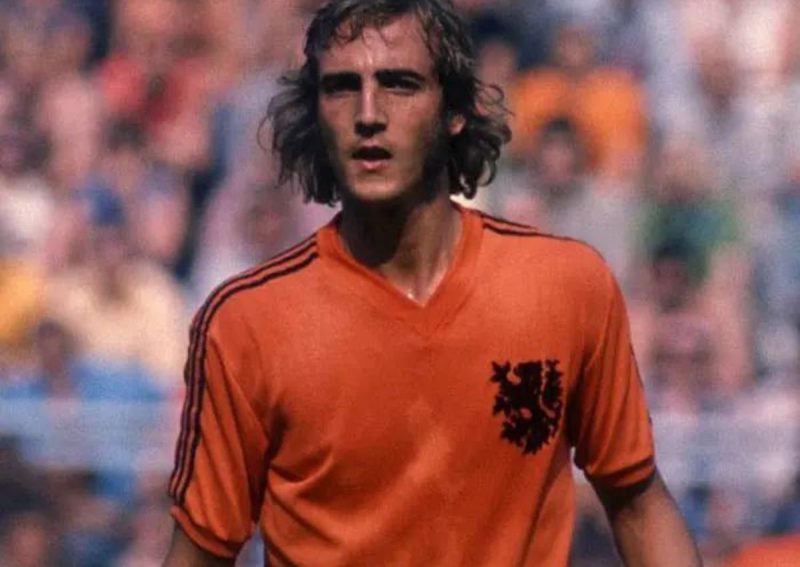 Neeskens fez história na Holanda com Cruyff &#8211; Foto: Foto: Reprodução