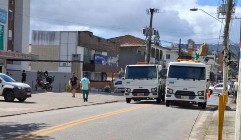 Obra da Casan gera mudança no trânsito na área central de Florianópolis