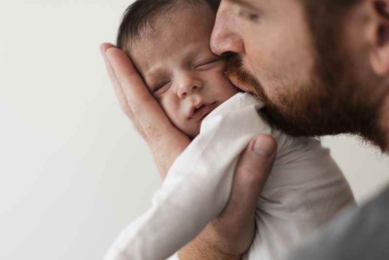 Os bebês menores de 6 meses são mais propensos a formas letais da doença