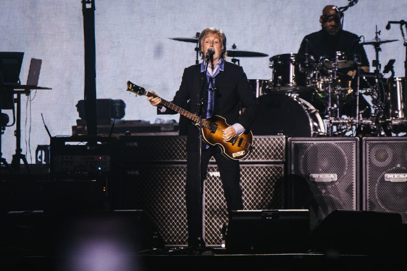 Show de Paul McCartney reuniu mais de 30 mil pessoas na Ressacada