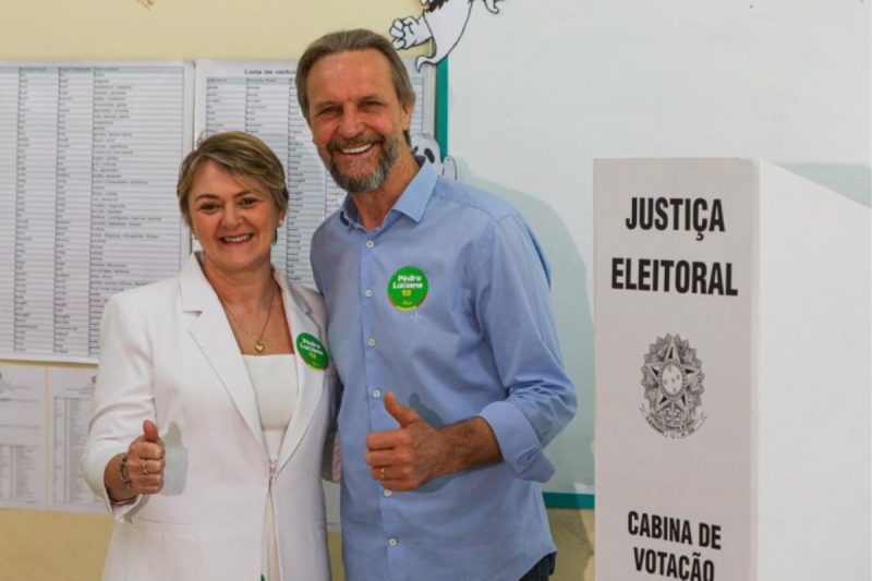 Pedro Uczai e Luciane Carminatti após votação