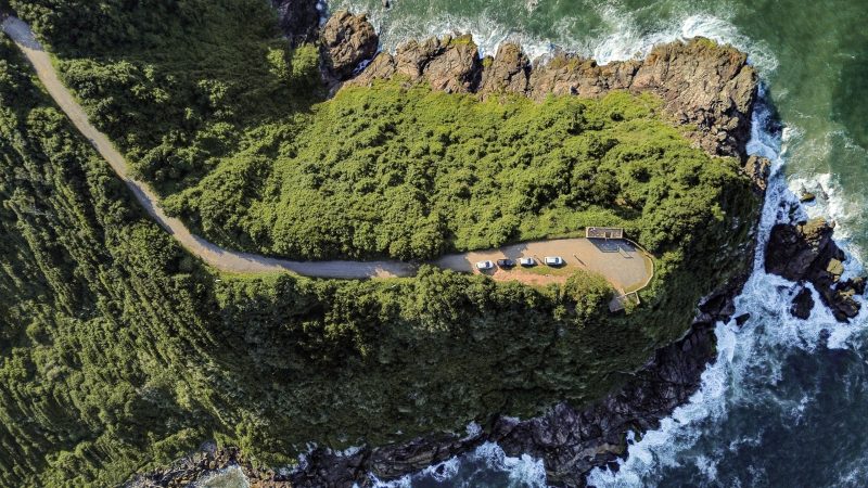 Imagem mostra Ponta da Vigia, em Penha, em passeio virtual