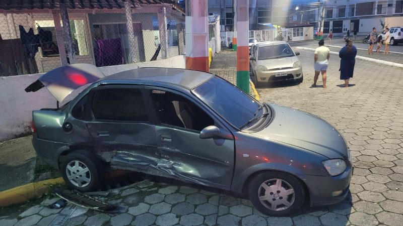 Imagem mostra carro da família que foi atingido durante fuga